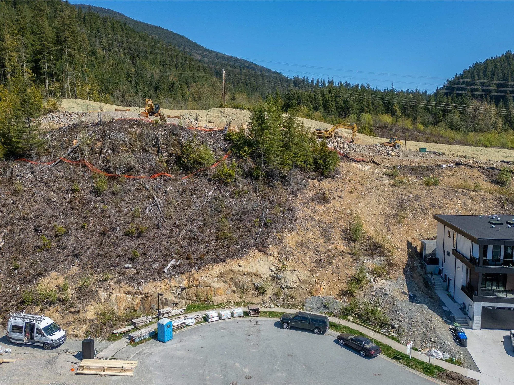 3385 Mamquam Road 34, Squamish, British Columbia, Canada. - Photo 10