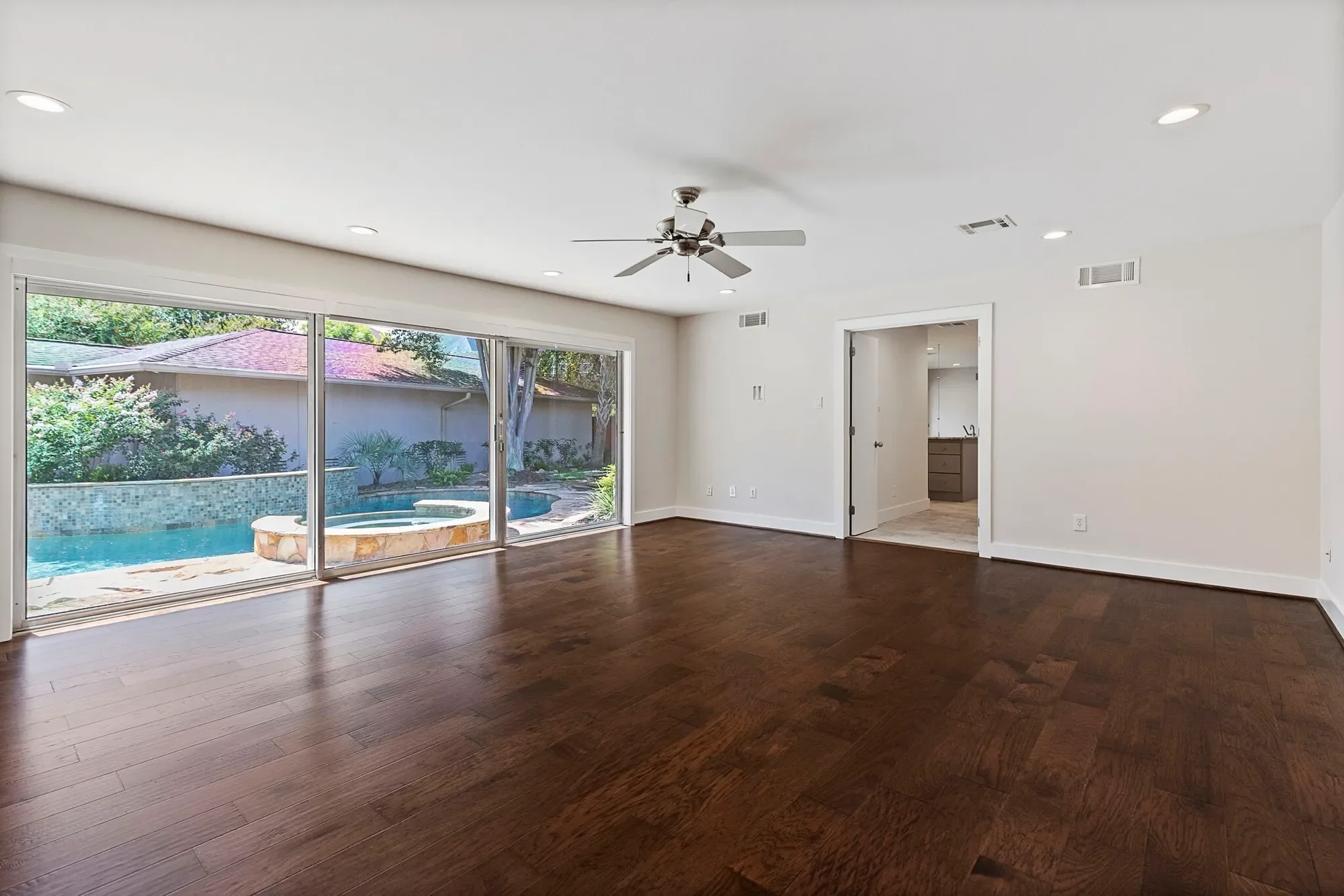 3322 N Braeswood Boulevard, Houston, TX 77025, Houston, Texas, United States. - Photo 36