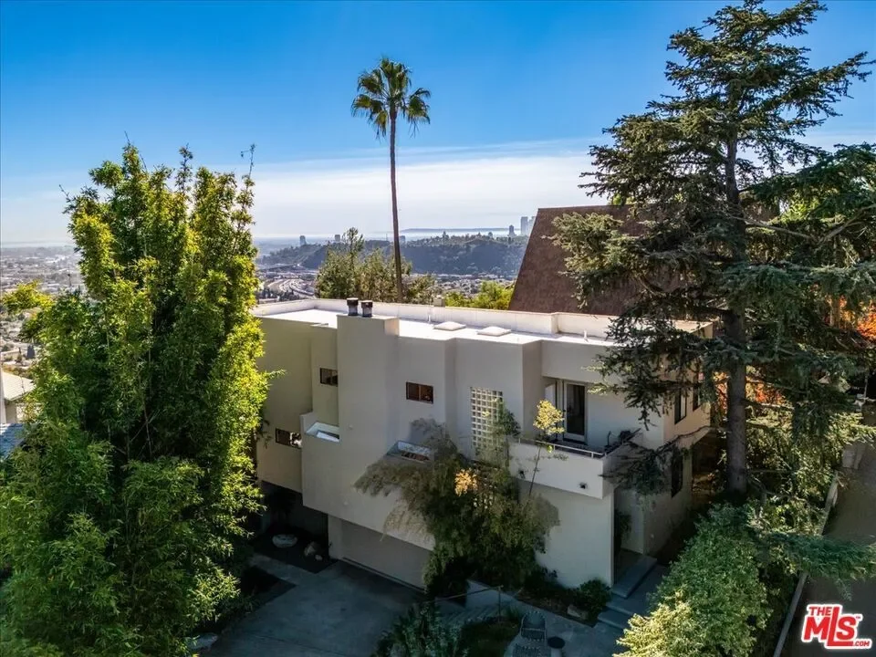 1358 Killarney Avenue, Los Angeles, California, United States. - Photo 29