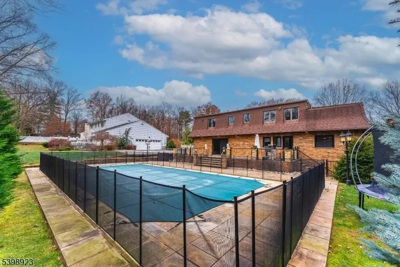 17 Rolling Hill Way, Clark Twp., NJ 07066, Clark, New Jersey, United States. - Photo 22