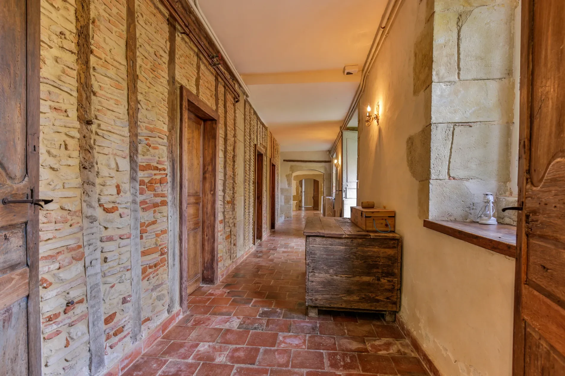 Aignan, Occitanie, France. - Photo 3