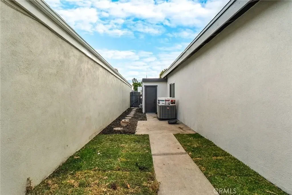 1381 Penrith, Tustin, California, United States. - Photo 50