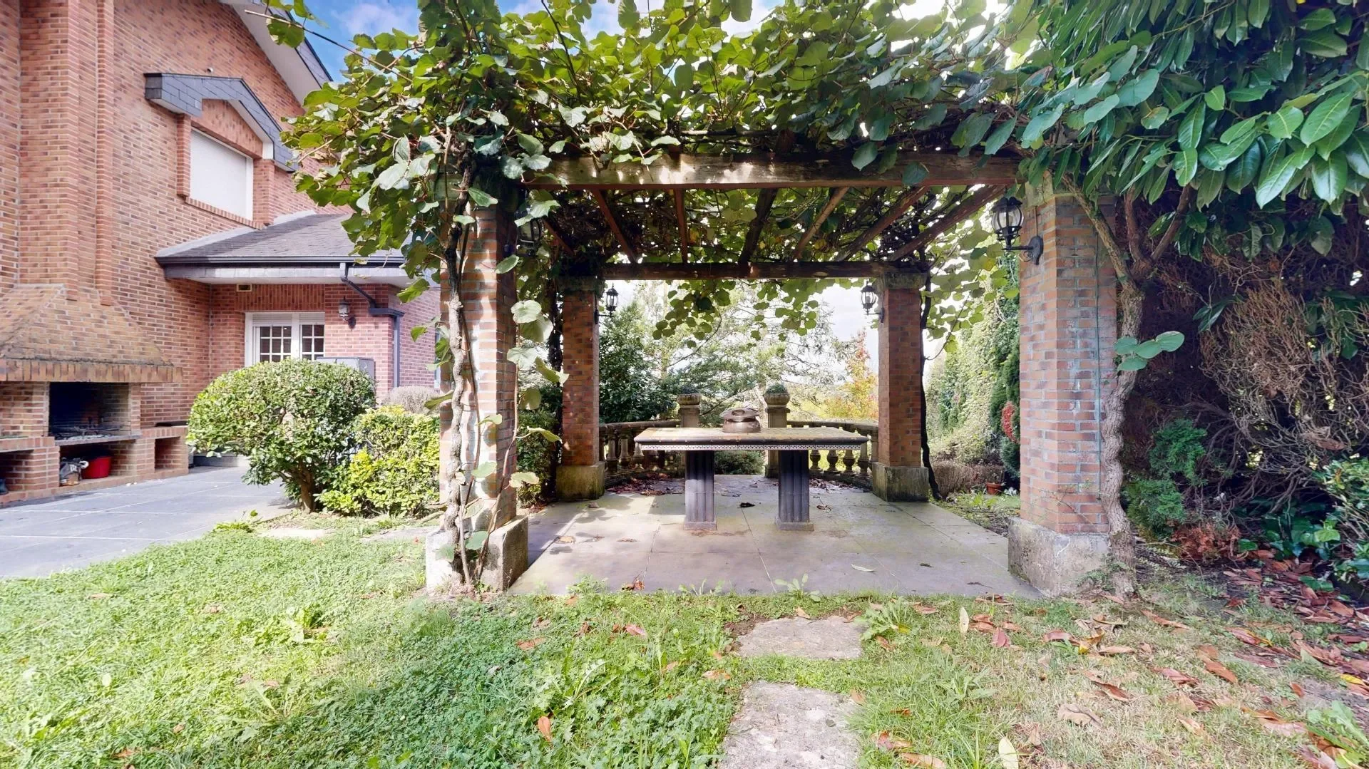 Exterior photo 4