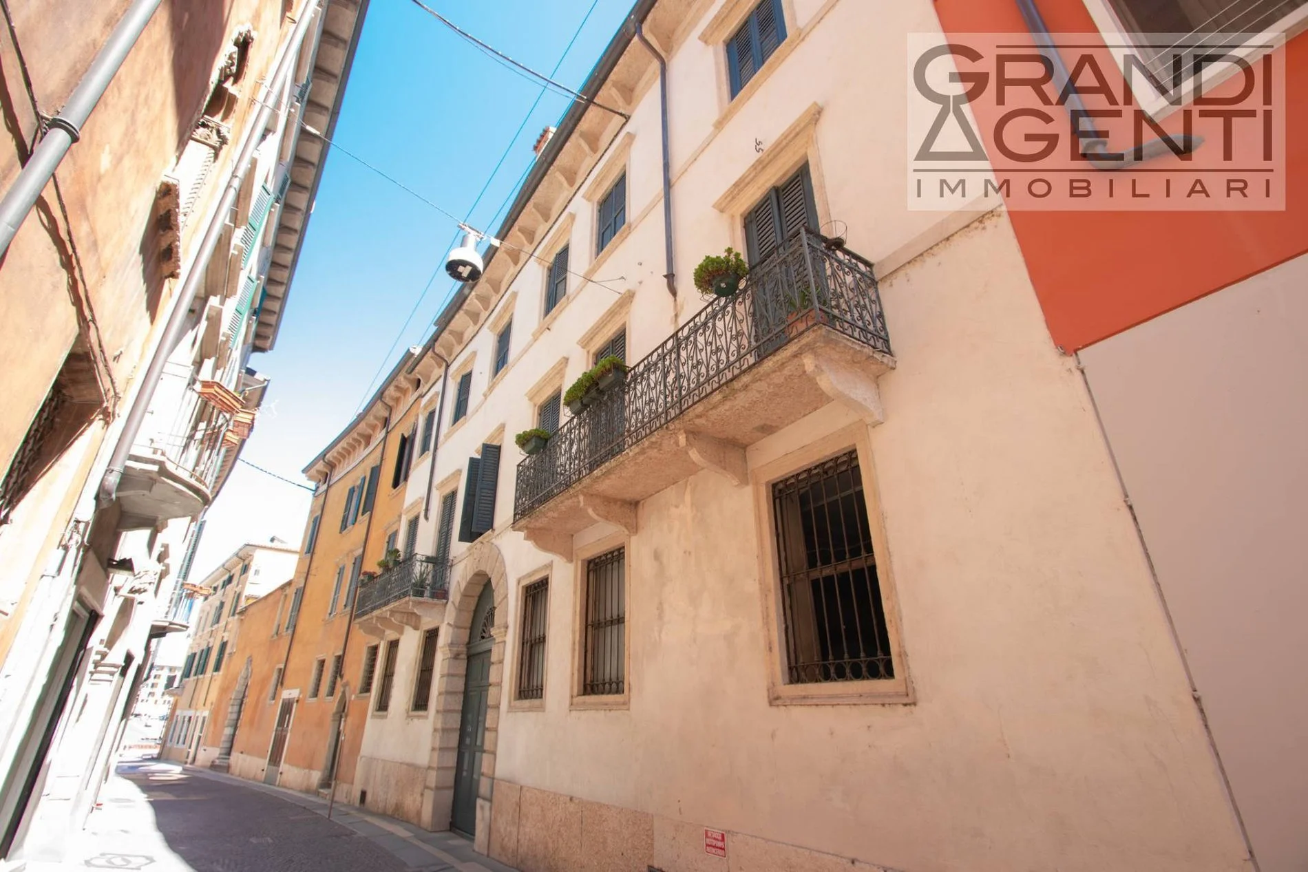 Vicolo Del Guasto 8, Verona, Veneto, Italy. - Photo 4