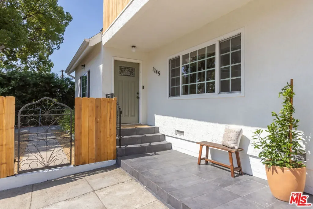 1945 Yosemite Drive, Los Angeles, California, United States. - Photo 6