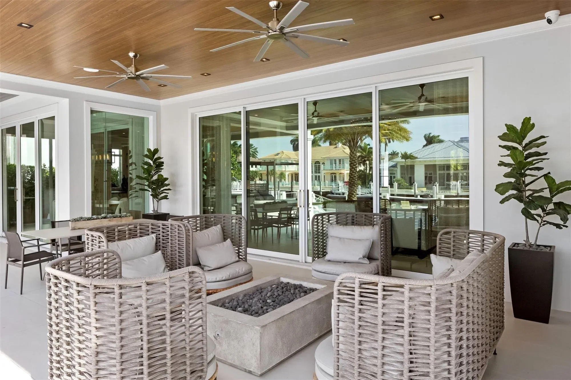 2520 Del Lago Dr, Fort Lauderdale, Florida, United States. - Photo 18