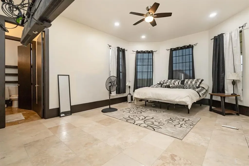 1031 Mallard Pointe Drive, Grand Prairie, Texas, United States. - Photo 23