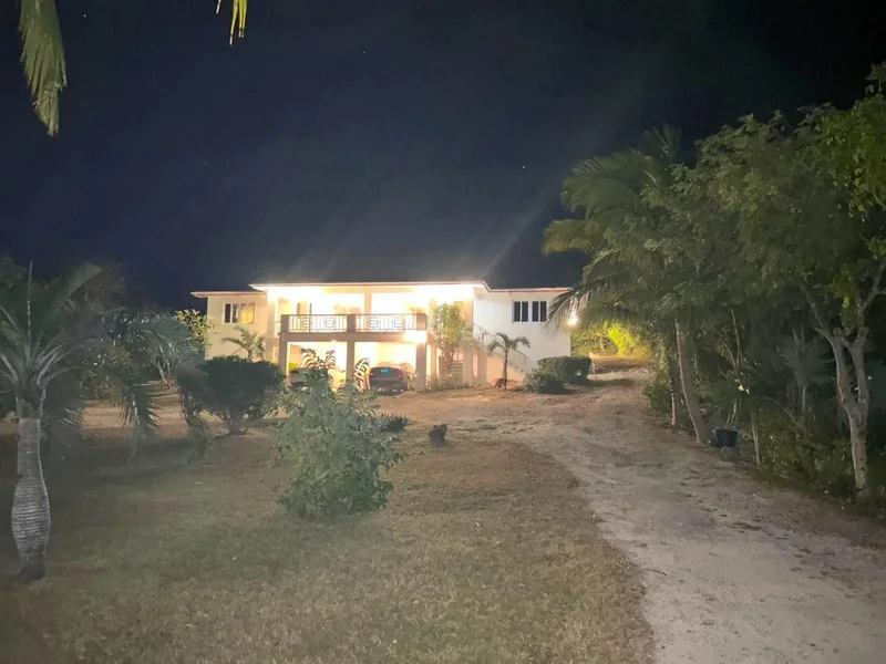 4/2   DUPLEX HOME, Stella Maris, Long Island, The Bahamas. - Photo 2