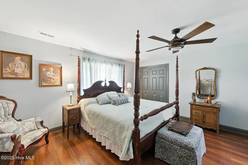 410 E Barefoot Road, Newton Grove, North Carolina, United States. - Photo 42