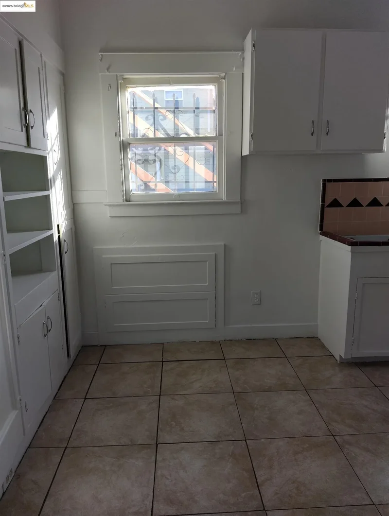 847 E 18th, Oakland, California, United States. - Photo 36