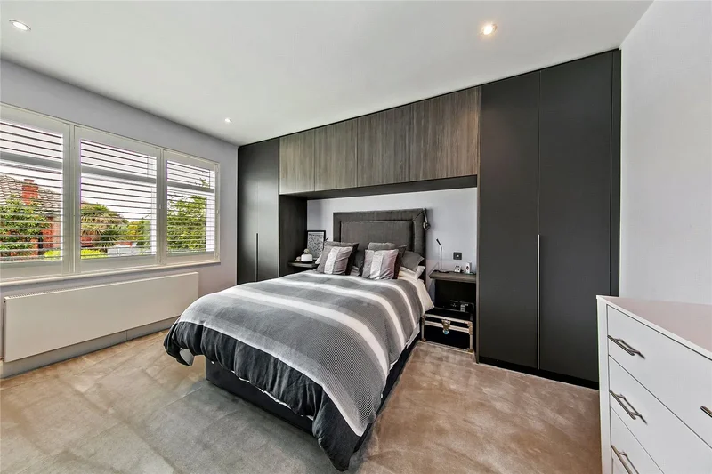 Taylor Avenue, Kew, TW9
