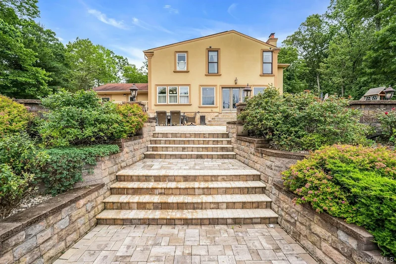 41 Hearthstone Drive, Huntington Station, New York, United States. - Photo 29