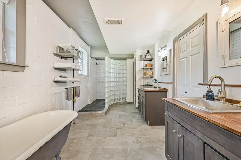 7765 Pigeon Drive, Hitchcock, Texas, United States. - Photo 13