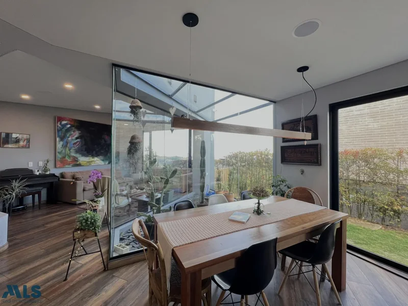 HOUSE FOR SALE IN ALTO DEL ESCOBERO