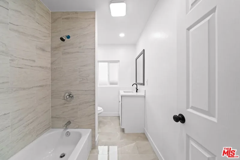 2909 8th Avenue, Los Angeles, California, United States. - Photo 17