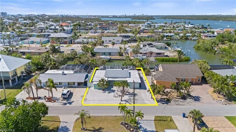 411 Connecticut ST, Fort Myers Beach, Florida, United States. - Photo 29