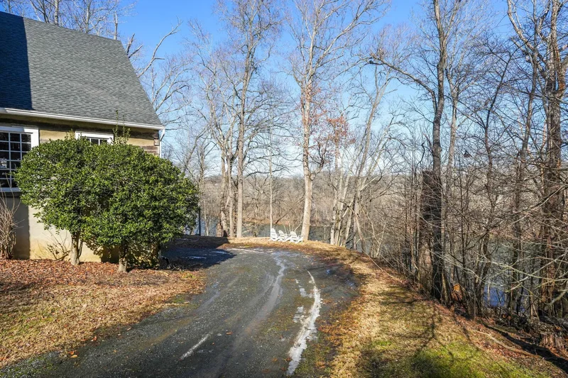 121 Yarnick Road, Great Falls, VA 22066, Great Falls, Virginia, United States. - Photo 24