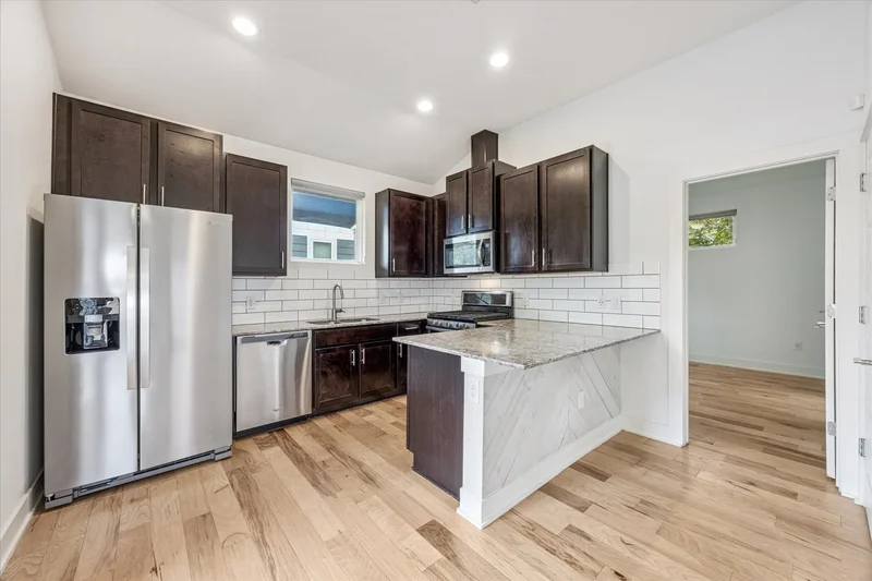 1300 Walnut Avenue Unit A , Austin, TX 78702, Austin, Texas, United States. - Photo 5