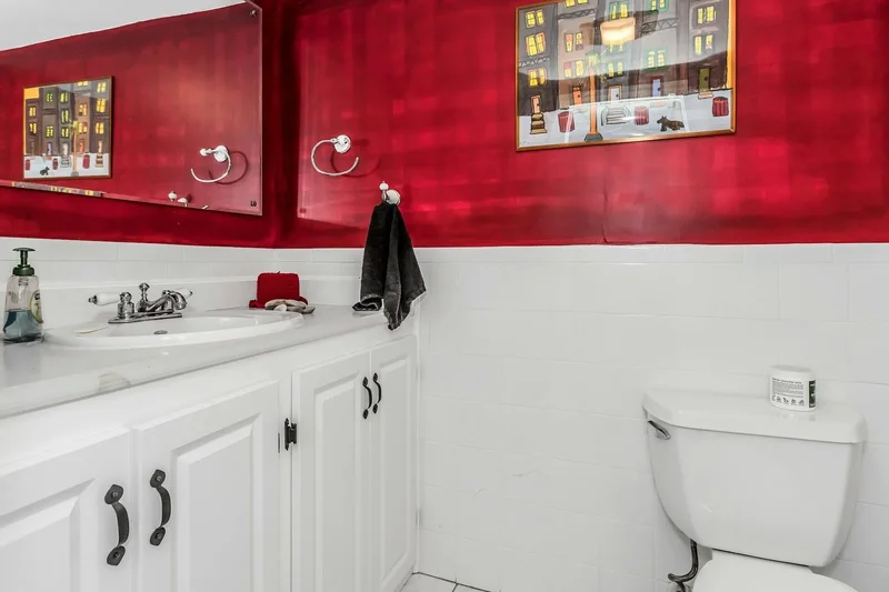 13 Delacey Ave, East Quogue, New York, United States. - Photo 16