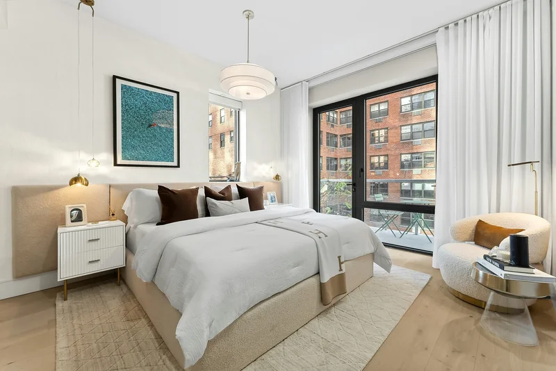 EAST 52ND STREET, New York, New York, United States. - Photo 4