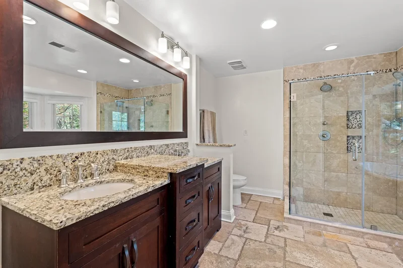 9200 Town Gate Lane , Bethesda, MD 20817, Bethesda, Maryland, United States. - Photo 31