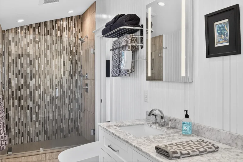 3 Atlantic Avenue , Provincetown, MA 02657, Provincetown, Massachusetts, United States. - Photo 32