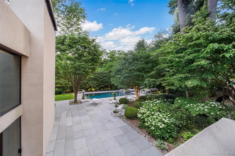 7 Folie Court, Manhasset, New York, United States. - Photo 37