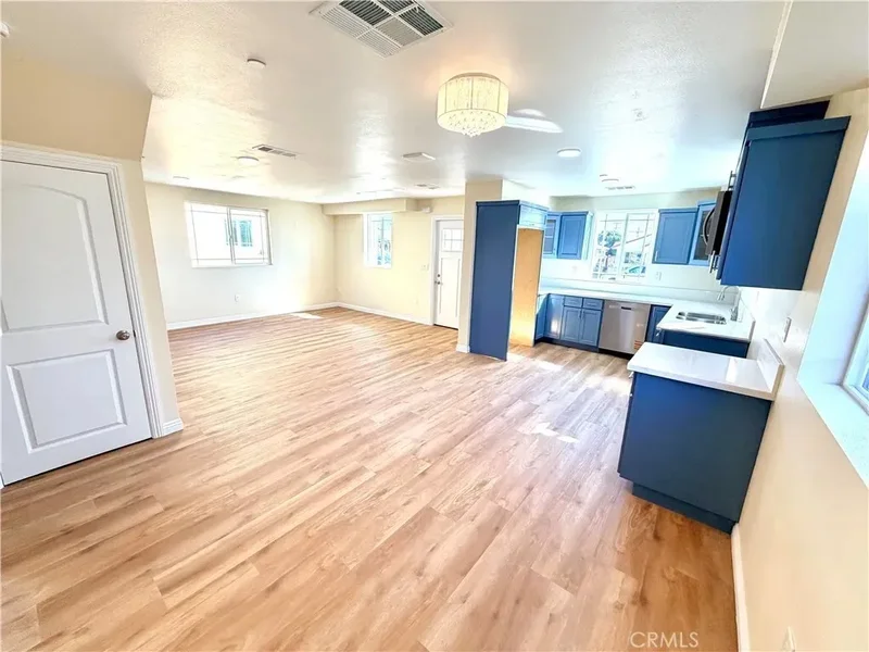 829 W G, Los Angeles, California, United States. - Photo 6