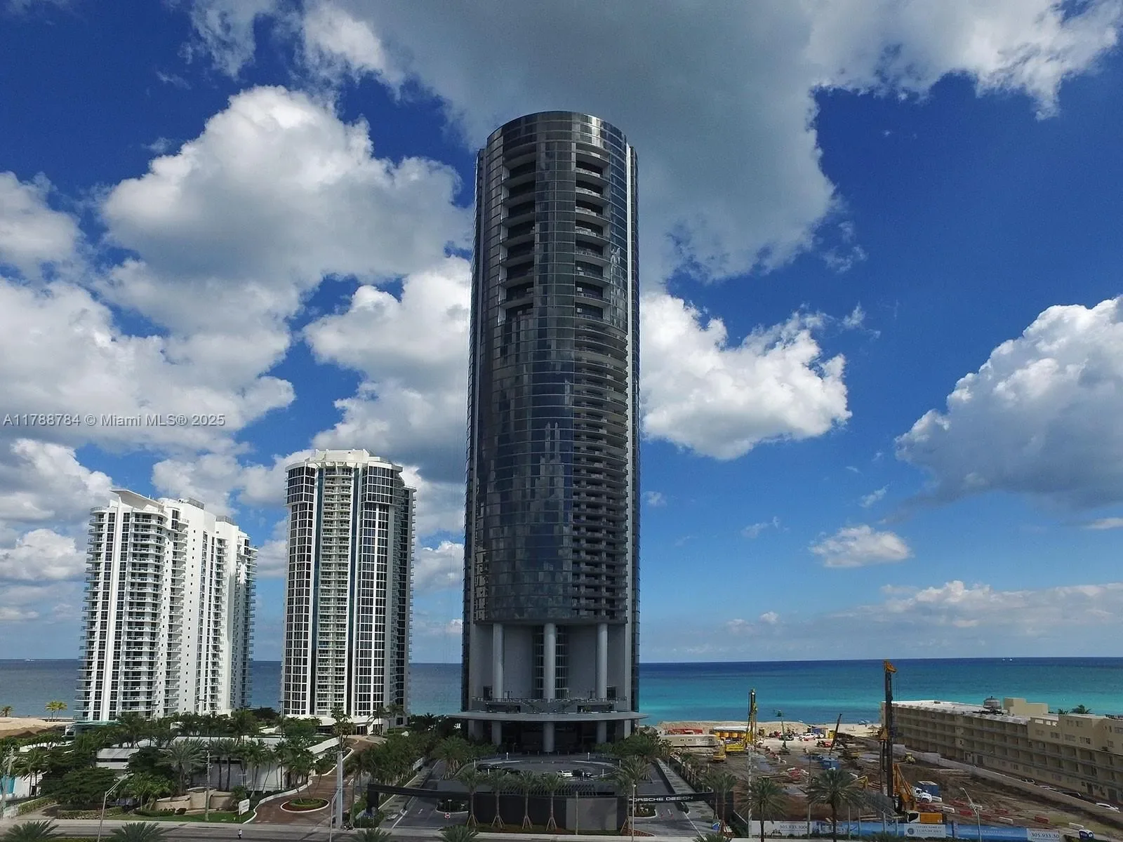 Exterior photo 9