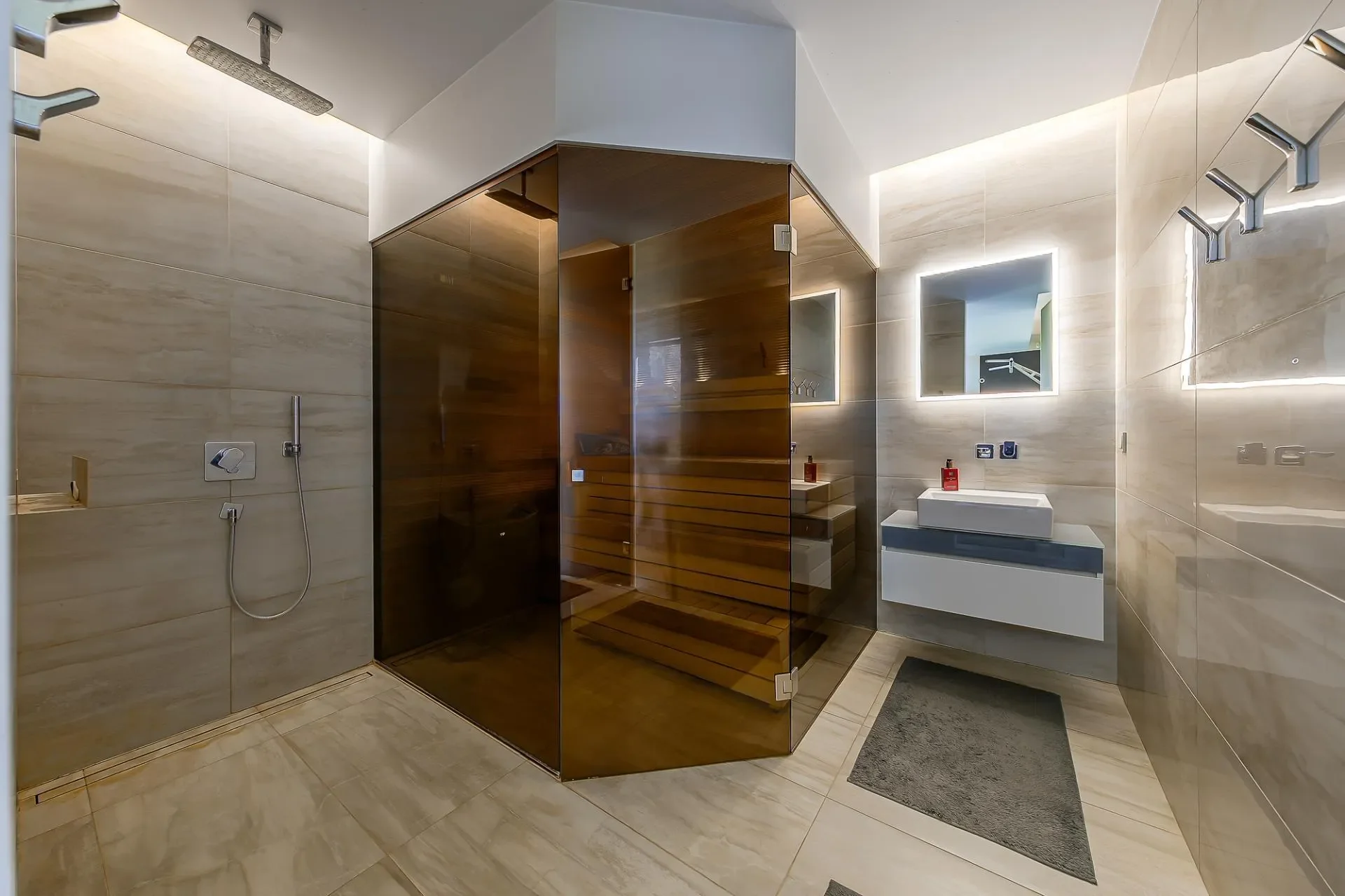Gallery photo 3