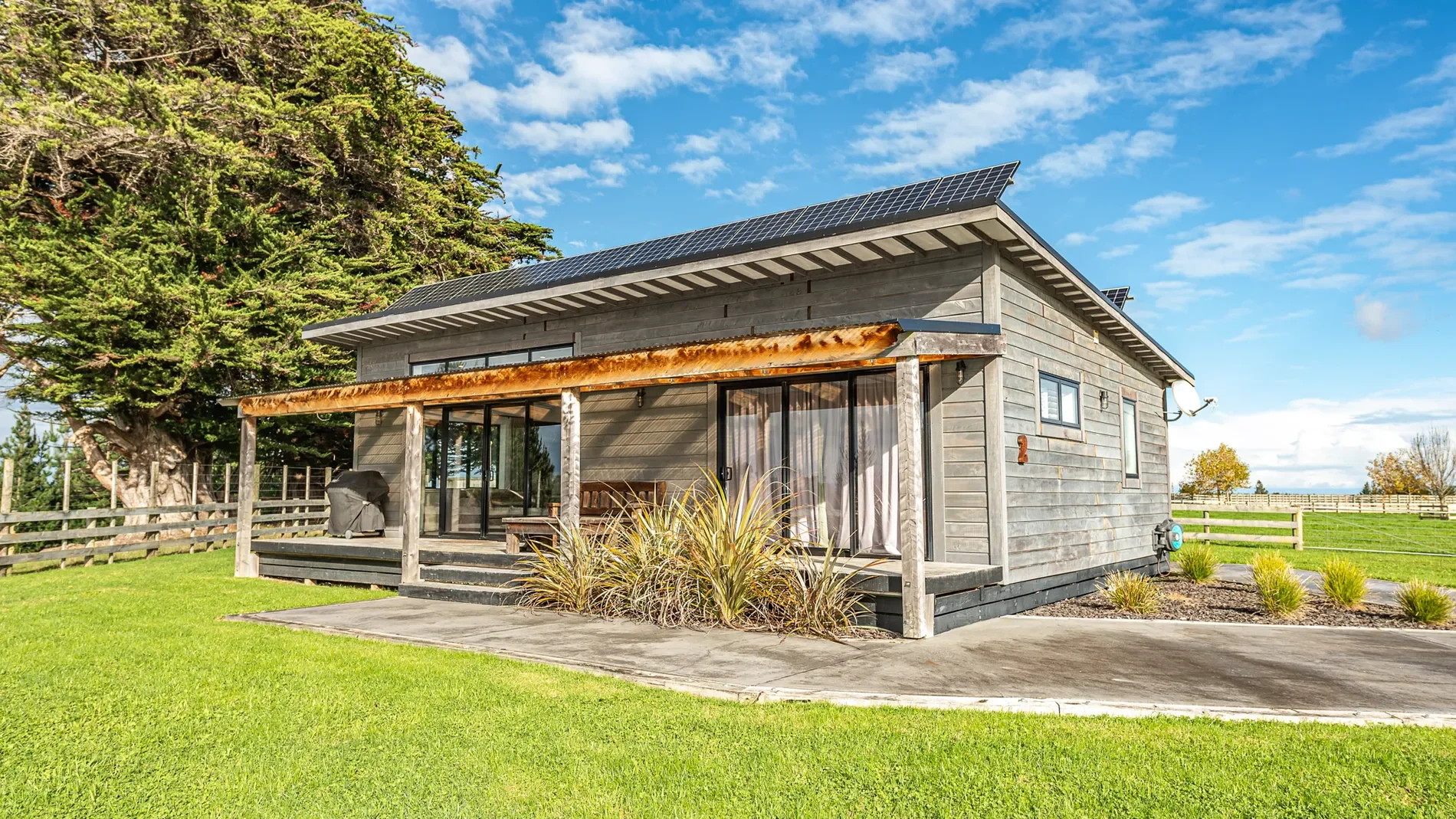 Exterior photo 10