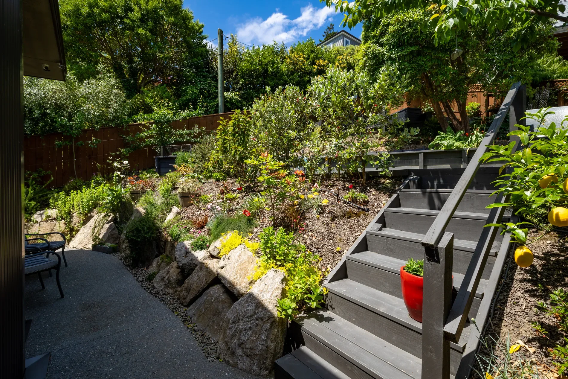 Exterior photo 7