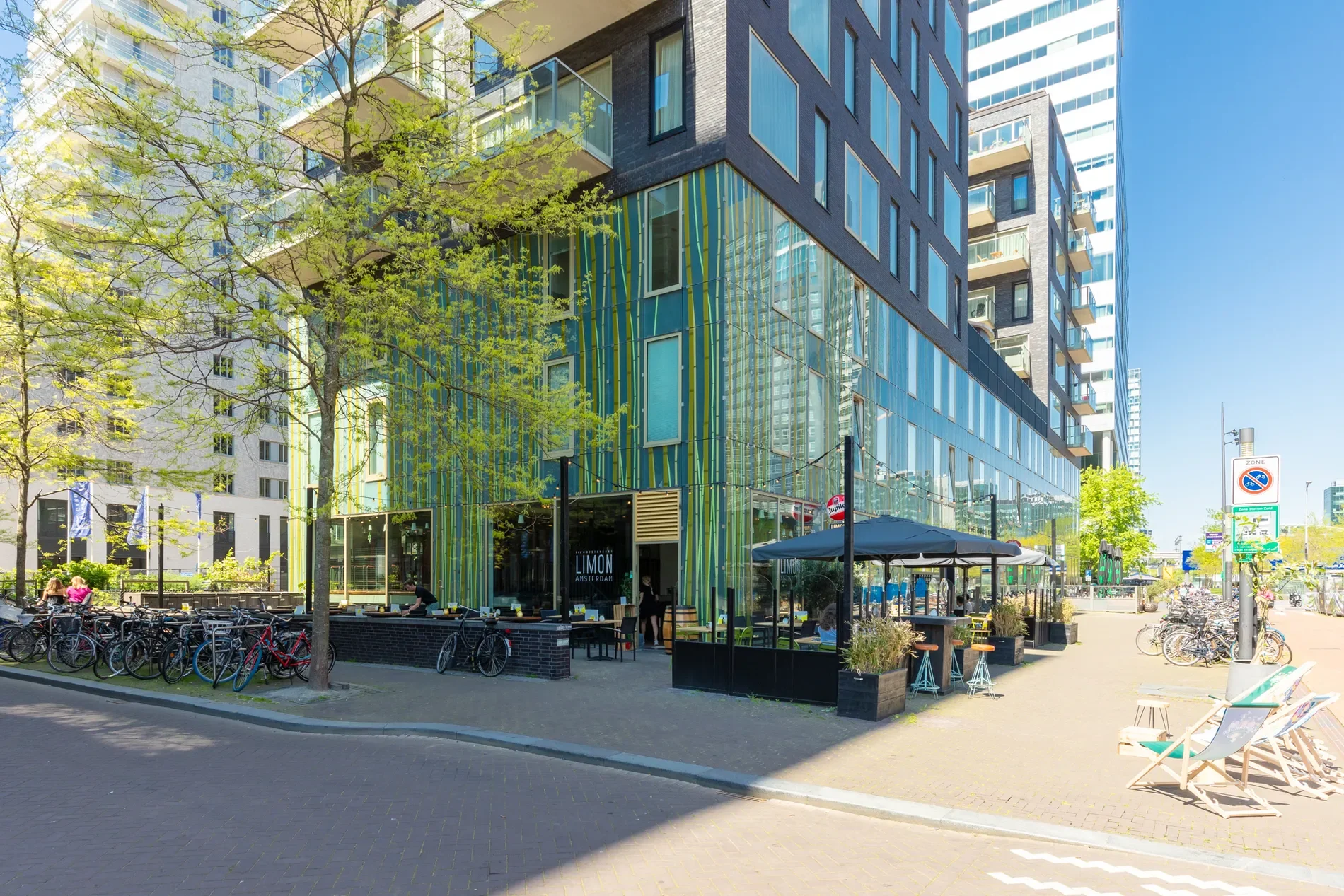 Exterior photo 6