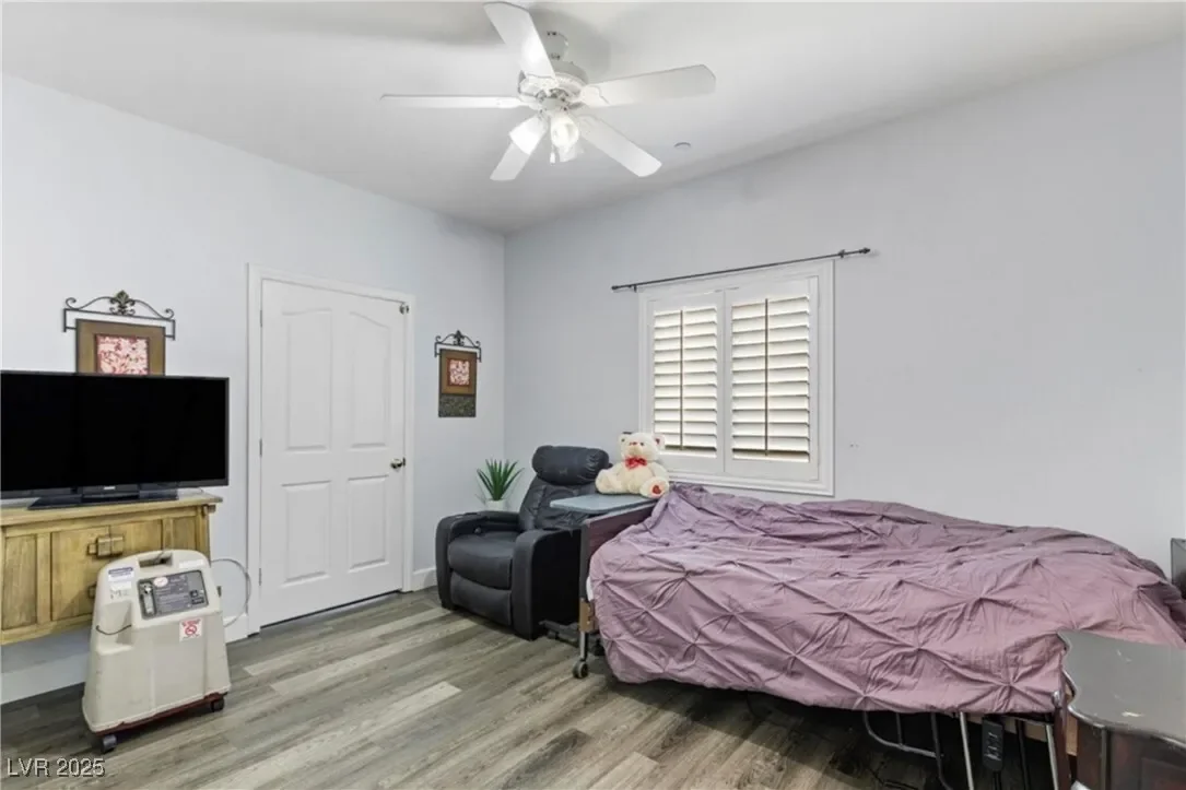4300 Del Monte Avenue, Las Vegas, Nevada, United States. - Photo 19