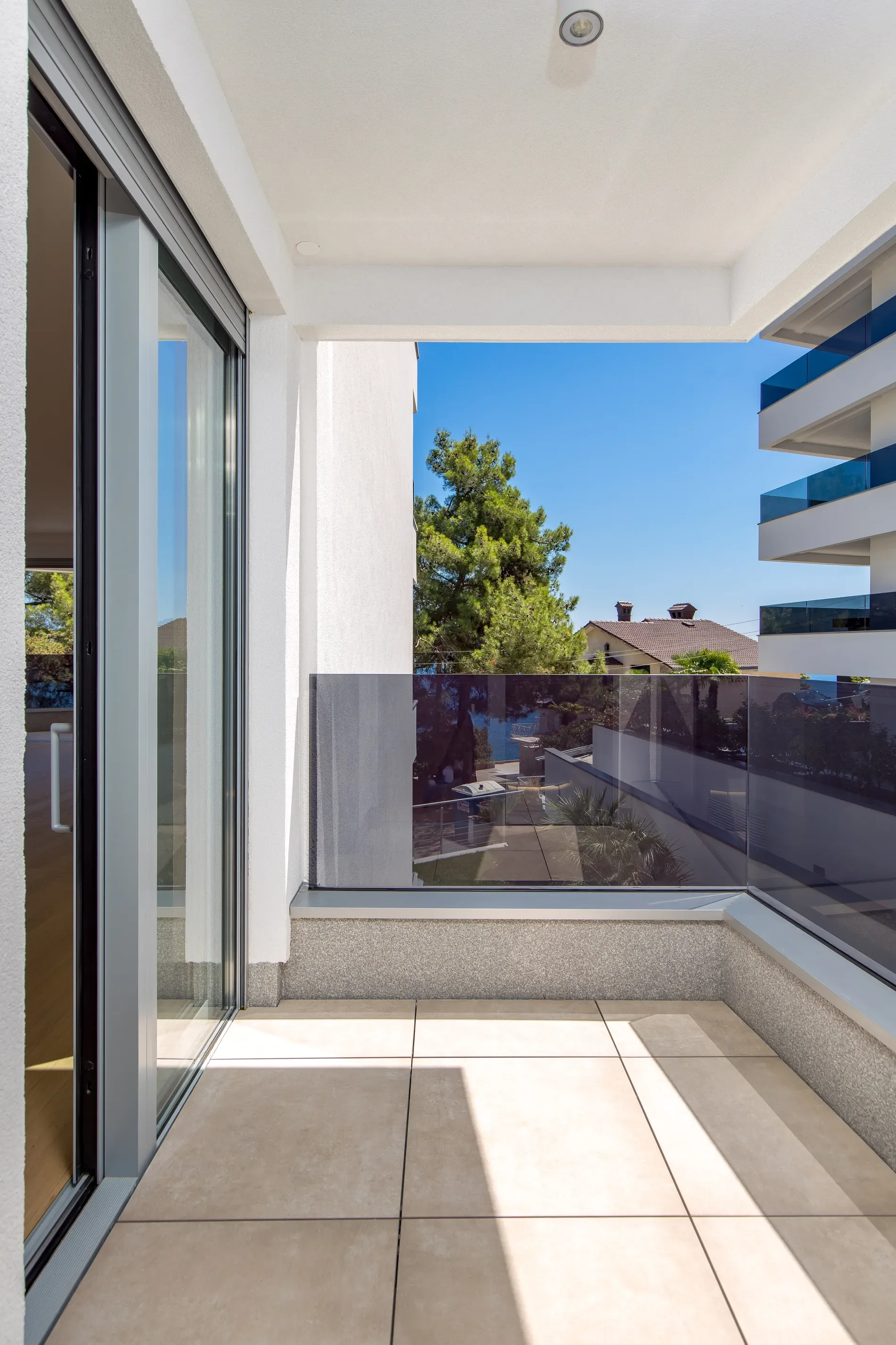 Exterior photo 10