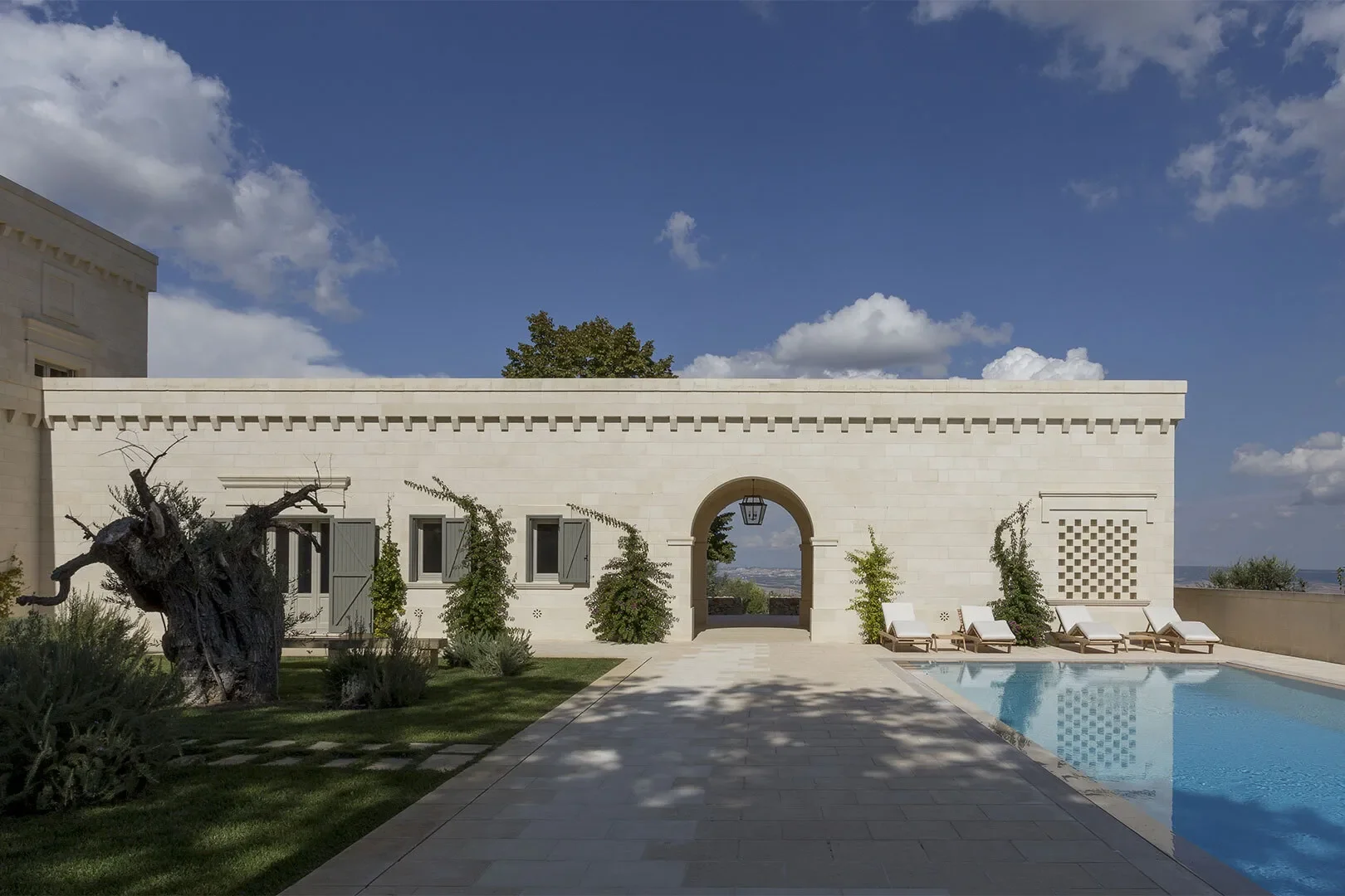 Viale Enzo Ferrari, 70128 Bari BA, Italy, Apulia, Italy. - Photo 13