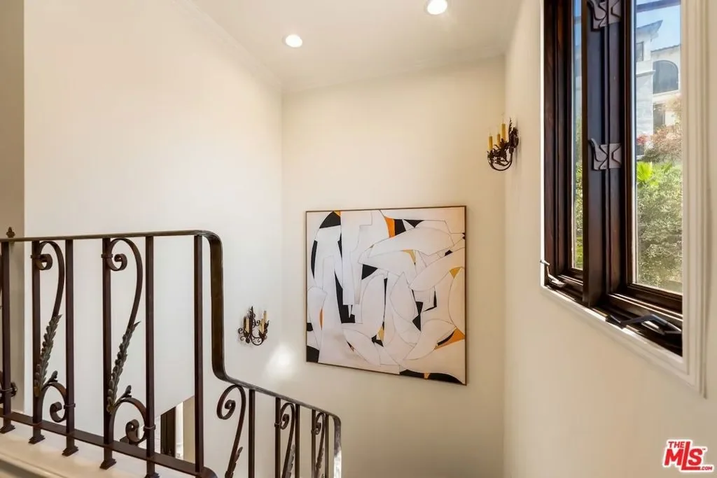 6930 Oporto Drive, Los Angeles, California, United States. - Photo 28