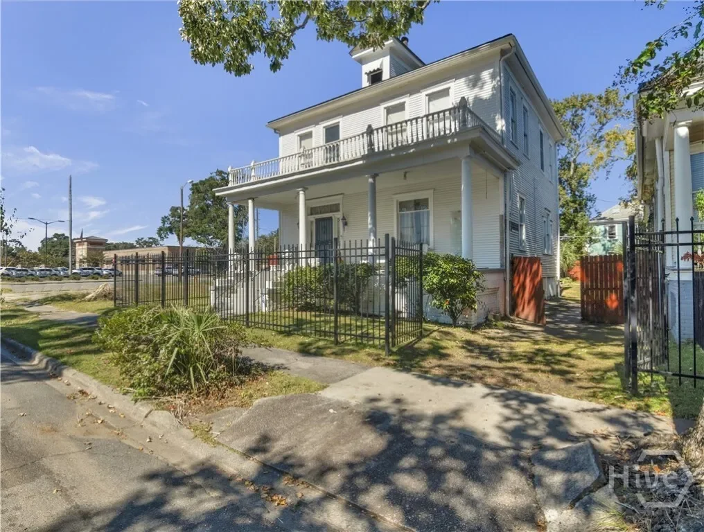 310 W 34th Street, Savannah, Georgia, United States. - Photo 5