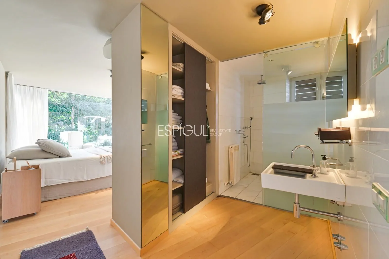 Gallery photo 4