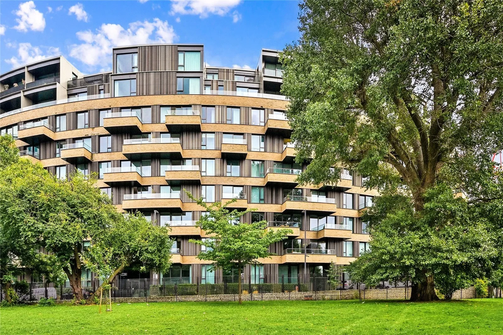 Wood Crescent, Television Centre, White City, London, London, England, United Kingdom. - Photo 11