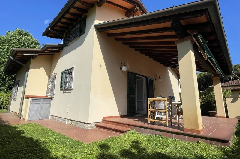 Villa for sale in Pietrasanta - Marina Di Pietrasanta - Ref: 1141F