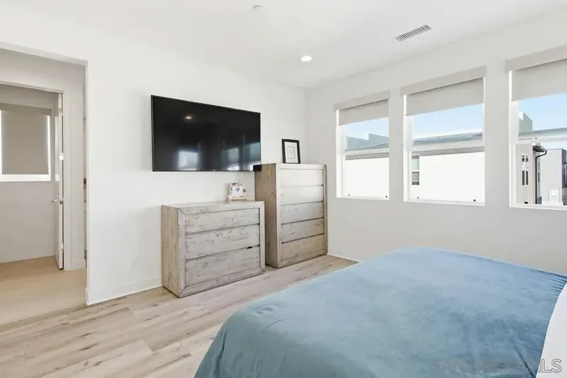 8025 Silvercrest Way, San Diego, California, United States. - Photo 16