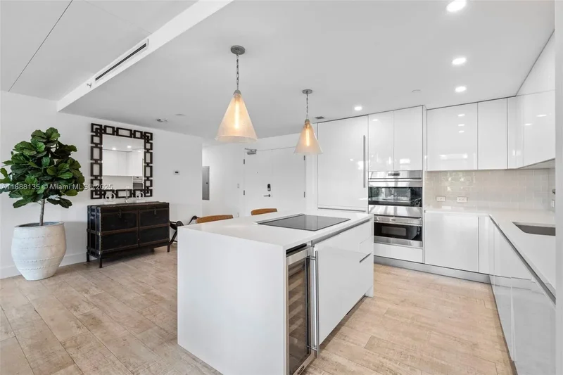1201 20th St 304, Miami Beach, Florida, United States. - Photo 4