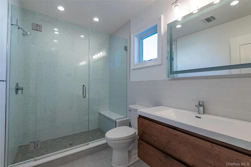 15 Grenfell Drive, Great Neck, NY, 11020, USA, Great Neck, New York, United States. - Photo 11
