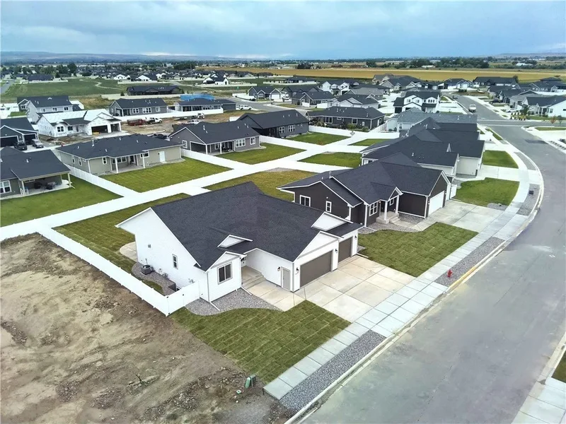 5 Bedrooms Single Family Detached