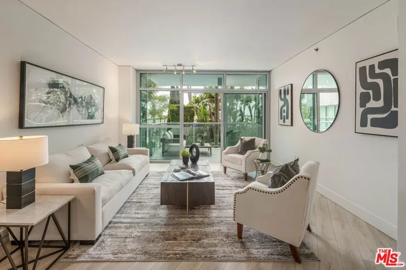 13650 Marina Pointe Drive 403, Marina del Rey, California, United States. - Photo 4