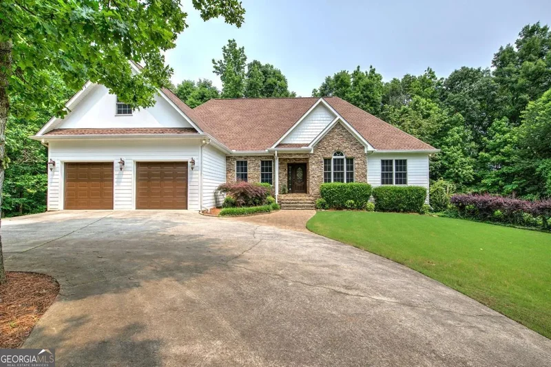 Single Family Residence in Ranger