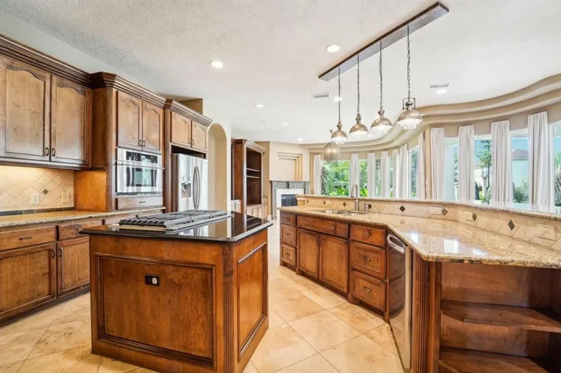 37 Kings Lake Estates Boulevard, Humble, Texas, United States. - Photo 7