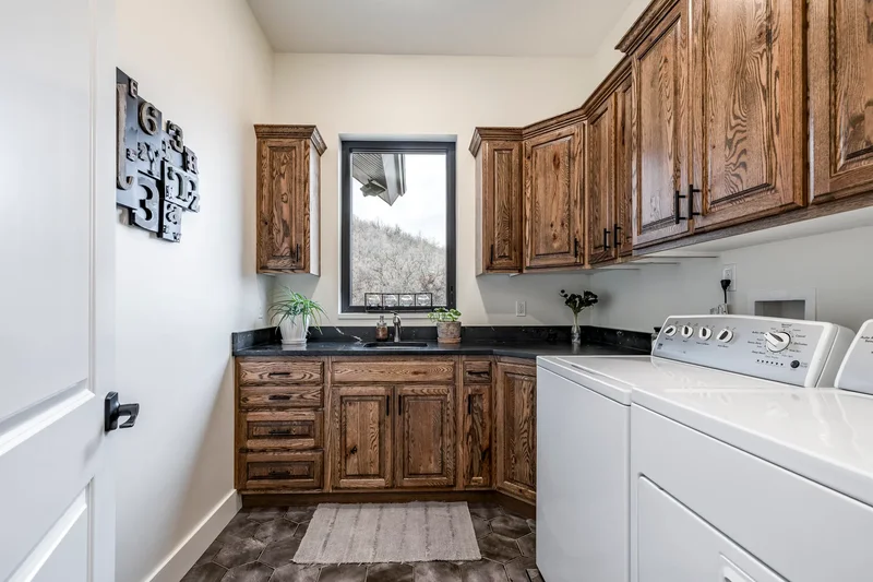 5842 Snow Basin Rd, Huntsville, UT 84317, Huntsville, Utah, United States. - Photo 33