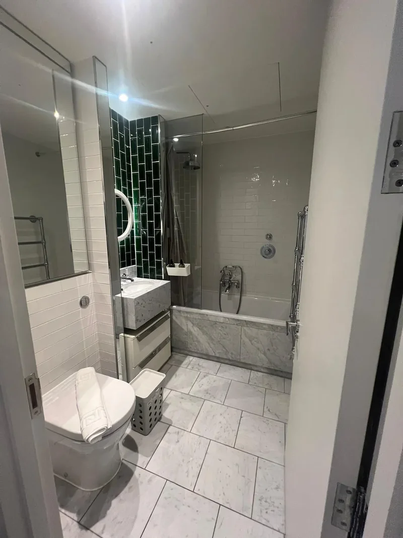 New Mill Road, London, England, United Kingdom. - Photo 5